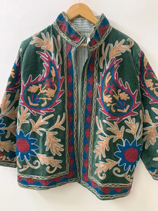 Chaqueta Bomber Suzani Tejida a Mano en Jaipur, India, Bordado a Mano, 100% Algodón, Estilo Étnico para Mujer, Otoño/Invierno - Product Image 4
