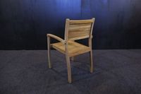 Chaise empilable Alika en teck massif avec pieds coniques, accoudoirs, design moderne, mobilier de salle à manger d'extérieur, finition bien poncée, sans assemblage