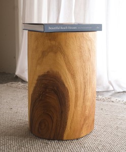 Taburete de madera cilíndrico al por mayor, precio económico, mesa auxiliar de tronco natural sólido, soporte para plantas, pedestal, sostenible, directo de fábrica - Product Image 4