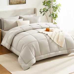 Juego de Edredón Alternativo de Plumón Sintético Blanco con Fundas de Almohada, Ropa de Cama Moderna Teñida Lisa con Costuras - Product Image 6