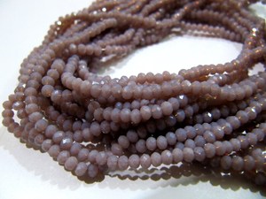 Cuentas de Calcedonia Púrpura Hidroquarzo en Forma de Rondelle Microfacetadas de 2.5-3mm, Hilo de 16 Pulgadas de Largo - Product Image 2