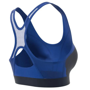 Ensemble 2 pièces de sport pour femme grande taille, couleur unie, doux et respirant, taille haute, avec short de cyclisme et legging, et brassière de sport croisée - Product Image 4