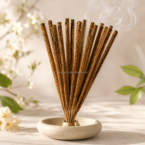 Nuevas Varillas de Incienso de Bambú Ecológicas Marrón Masala de 9 Pulgadas, Hechas a Mano, Perfumadas, para Uso Religioso, 15g, Caja Hexagonal, Hechas en India - Product Image 1
