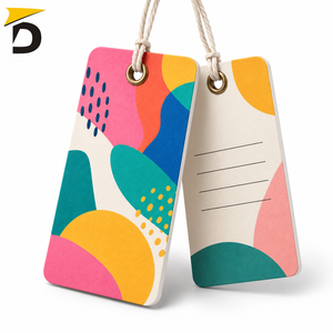 Etiquetas personalizadas para prendas que proporcionan información clara sobre el producto, construcción duradera y estilo elegante para uso en moda y comercio minorista. - Product Image 3