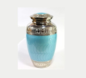 Urne funéraire décorative élégante fabriquée par un fabricant fiable, en métal de qualité supérieure, pour le stockage des cendres humaines d'un adulte. - Product Image 2