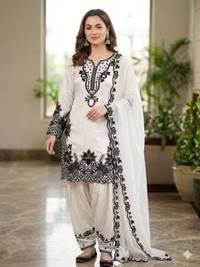 Tenue de l'Aïd : Haut brodé à sequins, Salwar Farshi avec Dupatta, infroissable, réversible, extensible et à séchage rapide - Product Image 2