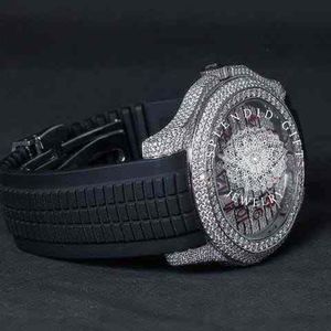 Montre à quartz de luxe pour homme, boîtier en argent moissanite, cadran incrusté de diamants, bracelet en caoutchouc, fermoir caché, cristal saphir, affichage analogique - Product Image 4