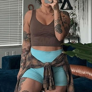 Soutien-gorge de sport respirant de haute qualité pour femme avec bretelles réglables et logo frontal – Personnalisable, maintien élevé pour l'entraînement - Product Image 6
