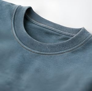 T-shirt Oversize en Molleton Épais 240 GSM Effet Délavé Vintage, Teint Uni, Style Streetwear Lourd et Tendance, Modèle Vierge - Product Image 4