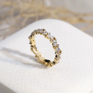 Bague de fiançailles pour femme en or jaune avec diamant taille marquise, style classique, diamants de laboratoire - Product Image 2