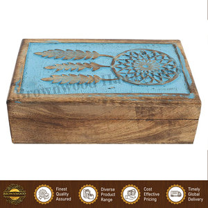 Nouveauté et haute qualité, boîte de rangement et décorative en bois de manguier 100% naturel, sculptée à la main, au design accrocheur, en vente - Product Image 3
