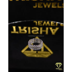 Anillo solitario de moissanita VVS con corte radiante premium, plata de ley 925, joyería de compromiso de Trisha Jewels - Product Image 4
