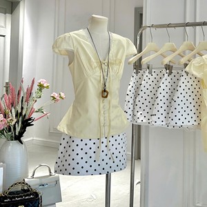 Ensemble haut à manches bouffantes et mini-jupe à pois de style coréen pour femmes, tenue estivale mignonne en deux pièces - Product Image 5
