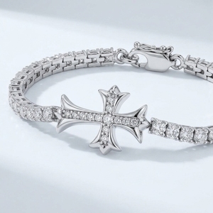 Pulsera de tenis gótica de cristal plateado con cruz, chapada en oro blanco, unisex, con diamantes CVD HPHT de laboratorio - Product Image 1