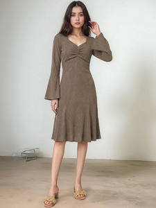 ชุดเดรสยาวปานกลางสำหรับผู้หญิง แขนยาว ผ้าเนื้อบางเบา สวมใส่สบาย พิมพ์ลายดอกไม้ เอวธรรมชาติ เป็นมิตรกับสิ่งแวดล้อม - Product Image 3