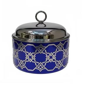 Casserole moderne en céramique de couleur crème avec revêtement antiadhésif et couvercle métallique finition dorée - Product Image 3