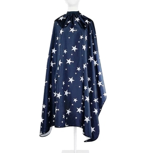 Bata de Barbero Impermeable de Poliéster Black Star con Detección de Agujas y Fusión sin Costuras Unisex - Product Image 1