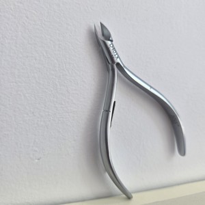 ชุดทำเล็บหรูหราสำหรับผู้ชายและผู้หญิง ประกอบด้วยที่ตัดหนังกำพร้า กรรไกรตัดเล็บ แหนบ ที่แคะหู สำหรับใช้ในบ้านหรือร้านเสริมสวย รับผลิตแบบ OEM ODM พร้อมสกรีนโลโก้ - Product Image 4