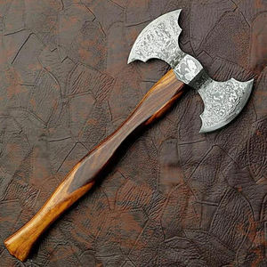 Hacha de doble cabeza de acero de Damasco, herramienta artesanal para exteriores con cabeza de acero estriado y mango de madera natural. - Product Image 6