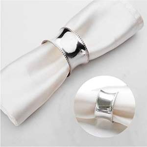 Anneaux de serviette modernes en maille argentée en gros - Boucles de serviette durables en alliage métallique - Décoration de table en vrac pour restaurants, mariages - Product Image 2