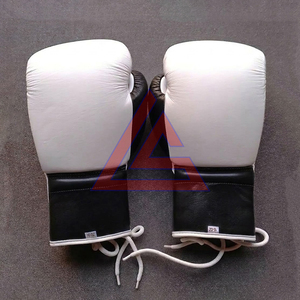 Gants de kickboxing professionnels personnalisés avec logo, prix d'usine, en cuir véritable respirant et anti-humidité, à lacets - Product Image 2