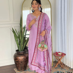 Ensemble Salwar en soie Taby indienne pakistanaise tendance, couleur lavande, dernière collection exclusive, vêtements ethniques pour femmes, pour fêtes et mariages - Product Image 1
