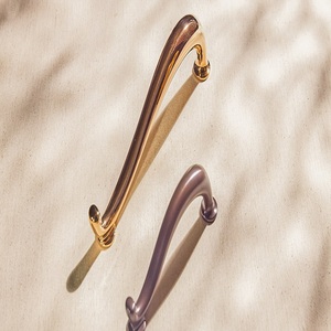 Tiradores de Latón Modernos de Diseño para Gabinetes, Tiradores de Cajones con Acabado Dorado, Herrajes Duraderos para Muebles de Cocina, Armarios y Puertas - Product Image 2
