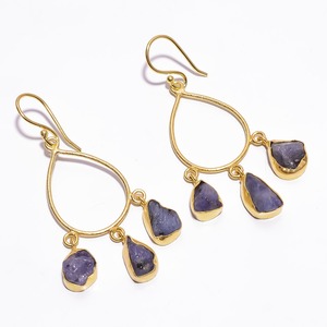 Boucles d'oreilles pendantes classiques en améthyste naturelle brute, faites à la main, plaquées or 14 carats, cadeau pour femme, fabricant et grossiste de bijoux - Product Image 3
