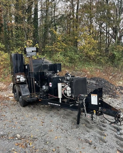 Auténtica máquina para reparar pavimento Patcher II 2020 de 131 hp y 276 pulgadas cúbicas - Product Image 1