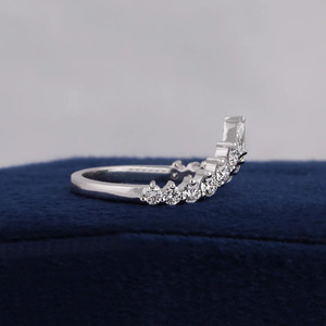 Anillo de Boda de Oro Blanco Puro de 14K con Diamantes de Laboratorio en Forma de Chevron Curvo, con Anillos de Corona Estilo Tiara con Corte de Pera y Redondo, Regalo de Aniversario - Product Image 6