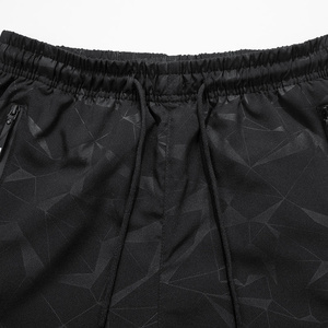 Pantalones cortos Bermuda de poliéster de secado rápido para hombre con bolsillo con cremallera, cintura con cordón, ropa deportiva informal, logotipo en el dobladillo - Product Image 5