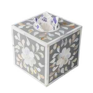 Boîte à mouchoirs de luxe PearlHarmony, porte-mouchoirs artisanal en nacre avec élégant motif mosaïque personnalisé pour la décoration - Product Image 1