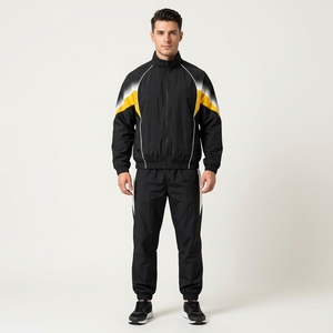 Ensemble de survêtement coupe-vent noir pour homme avec veste zippée à panneaux dégradés jaune et blanc et pantalon – Deux pièces - Product Image 1