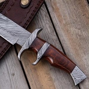 Couteau de survie et Bowie artisanal sur mesure en acier Damas 1987 de 13,5 pouces avec manche en bois de rose et pointe à clipser - Product Image 5