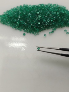 พลอยออนิกซ์สีเขียวธรรมชาติ 1.75 มม. ทรงกลมเจียระไนแบบบริลเลียนท์ คุณภาพดีที่สุด สำหรับทำเครื่องประดับ - Product Image 1