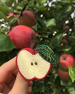 Superbe broche Nuage de pluie bleu, broderie de perles de verre, épinglette météo pour femme, décoration pour vêtements, manteaux et chapeaux, sélection - Product Image 4