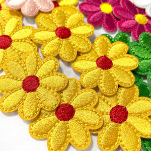 Parche Bordado Cozy Campfire Termoadhesivo para Sombreros, Bolsos, Chaquetas, Gorras, Decoración DIY para Ropa de Senderismo, Venta al por Mayor - Product Image 1