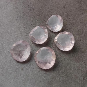 Quartz rose véritable, taille facetée, forme cœur, pierre précieuse calibrée, pour la fabrication de bijoux, toutes tailles disponibles - Product Image 3