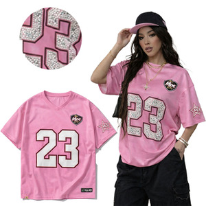 Maillot de baseball et de football américain surdimensionné en maille rose personnalisé avec strass par sublimation, séchage rapide, style streetwear - Product Image 1