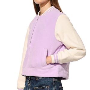 Veste universitaire courte pour femmes grande taille en gros avec broderie, col montant, motif tricoté, décontractée, hiver, haute qualité - Product Image 4