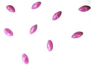 Rubis Étoilé Rose Taille Marquise 3x6 mm 1 Carat Créé en Laboratoire Poli Opaque Cabochon avec Effet Étoile à 6 Branches pour la Fabrication de Bijoux - Product Image 6