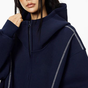 Sudadera con Capucha y Cremallera Oversize para Mujer Squf Sports, Gris Sólido, Tejido de Algodón Transpirable, Diseño con Bolsillo Frontal con Logotipo, Invierno - Product Image 4