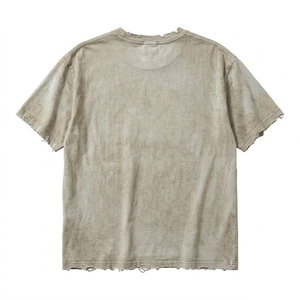Camiseta personalizada estilo vintage con estampado DTG, 100% algodón, tela suave, con pedrería, manga corta, para uso unisex y cómodo. - Product Image 2