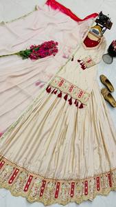 Ensemble de robe Anarkali beige et rouge brodée avec dupatta, robe de mariage indienne et pakistanaise longue jusqu'au sol - Product Image 4