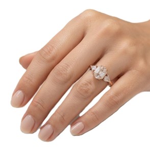 Anillo de Compromiso con Tres Diamantes Cultivados en Laboratorio, Corte Hexagonal y en Forma de Cometa, Oro Sólido de 10K, 14K, 18K, Diseño de Joyería Fina, Certificado IGI, VVS - Product Image 6
