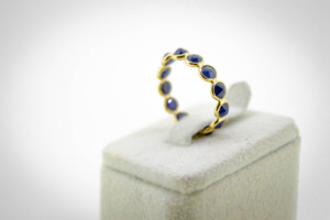 Anillo de Oro Amarillo Sólido de 18K con Zafiro Azul Natural en Corte Baguette – Anillo Solitario Rectangular Vertical Alargado - Product Image 2