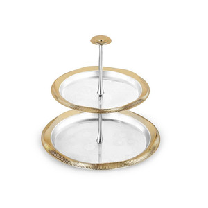 Élégant support à gâteau à deux niveaux en argent et or, avec des bords texturés, une tige centrale cannelée et une poignée supérieure assortie pour le service - Product Image 3