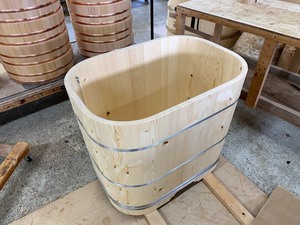 Baño tradicional de decoración con bañera independiente de madera Más vendidos de Vietnam 99GD Venta caliente 2025 - Product Image 2