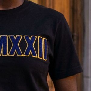 T-shirt personnalisé avec chiffres romains 1922, unisexe, imprimé graphique vintage, manches courtes, col rond, tee-shirt décontracté, streetwear, vêtements de mode - Product Image 3