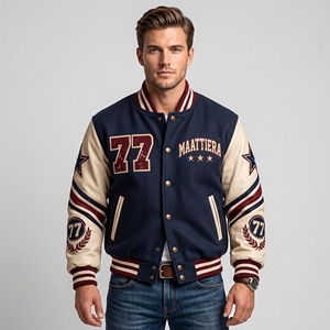 Blouson universitaire homme bleu marine avec manches en cuir crème, motif baseball brodé, fermeture à boutons-pression, style streetwear côtelé - Product Image 2